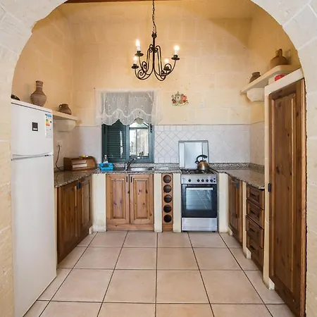 3 Bedroom With Private Pool And Views *