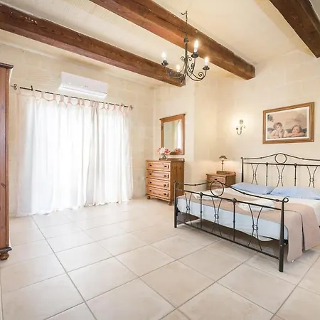 3 Bedroom With Private Pool And Views 度假居