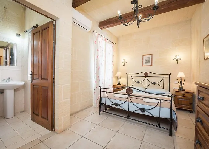 3 Bedroom With Private Pool And Views