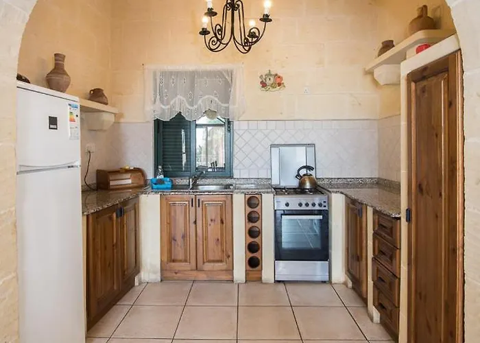 3 Bedroom With Private Pool And Views *