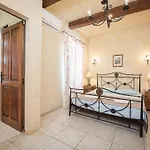3 Bedroom With Private Pool And Views