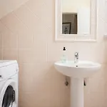 3 Bedroom With Private Pool And Views بيت للعطل نادور