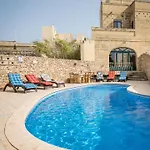 3 Bedroom With Private Pool And Views نادور