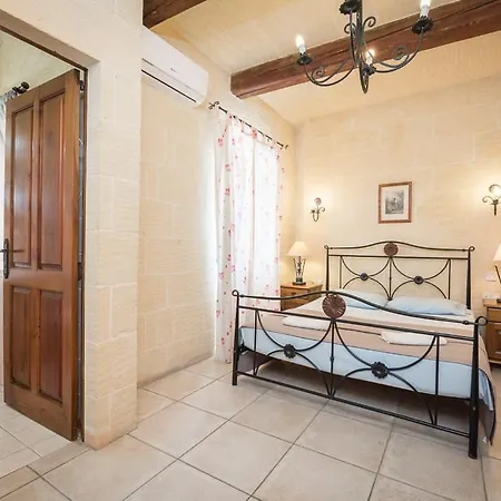 3 Bedroom With Private Pool And Views