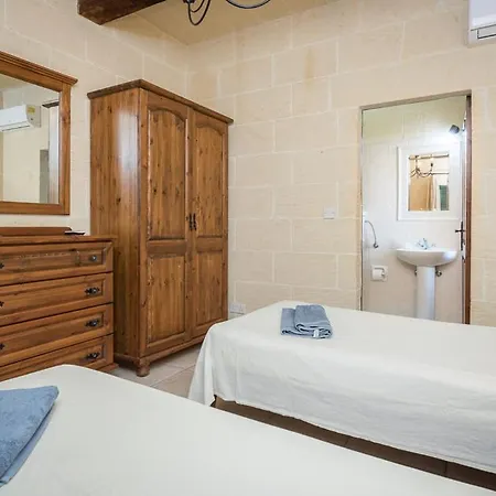 3 Bedroom With Private Pool And Views Ferienhaus