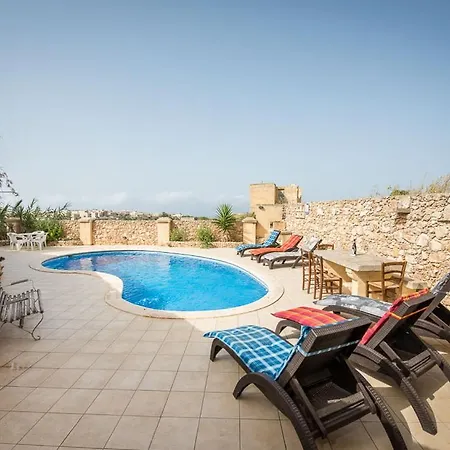 Hébergement de vacances 3 Bedroom With Private Pool And Views In-Nadur