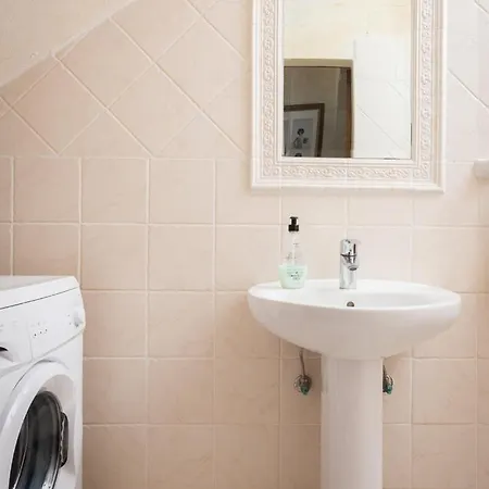 3 Bedroom With Private Pool And Views Hébergement de vacances In-Nadur