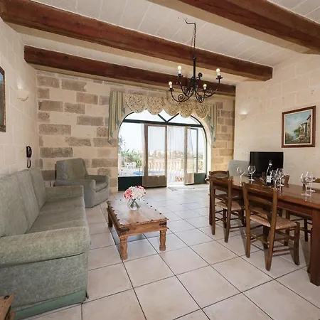 Hébergement de vacances 3 Bedroom With Private Pool And Views In-Nadur