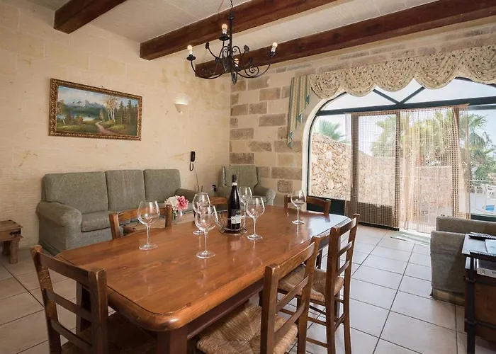 3 Bedroom With Private Pool And Views Case de vacanță *