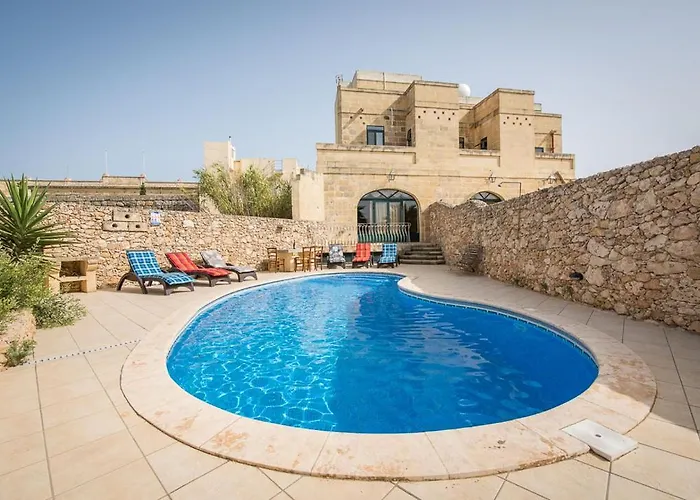 3 Bedroom With Private Pool And Views